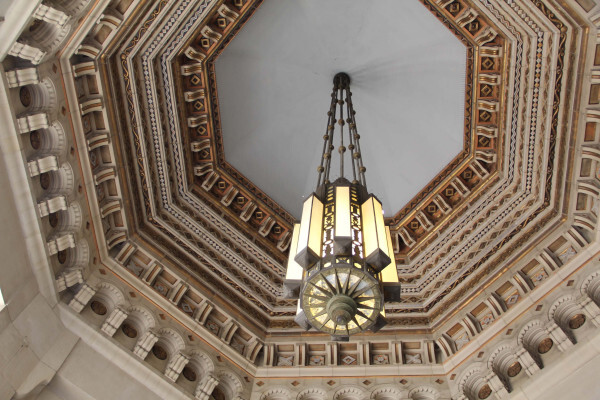 Онлайн курс Архитектура XX века: ар-деко и авангард от Level One