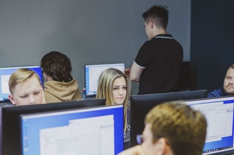 Онлайн курс Back-end разработка от Top-Academy Онлайн курс Back-end разработка от Top-Academy