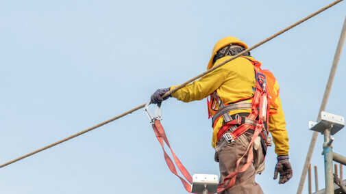 Онлайн курс Обучение безопасным методам и приемам выполнения работ на высоте для работников 3 группы от Контур